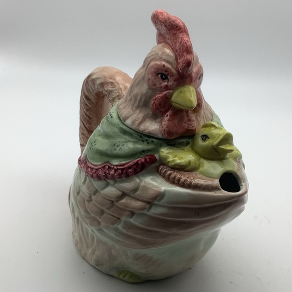 Hen and Chick Ceramic Teapot - Picture 9 of 12